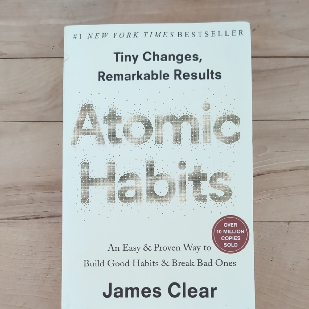 Atomic Habits by James Clear - White Cover